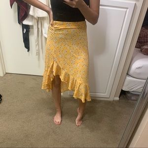Cute yellow maxi skirt